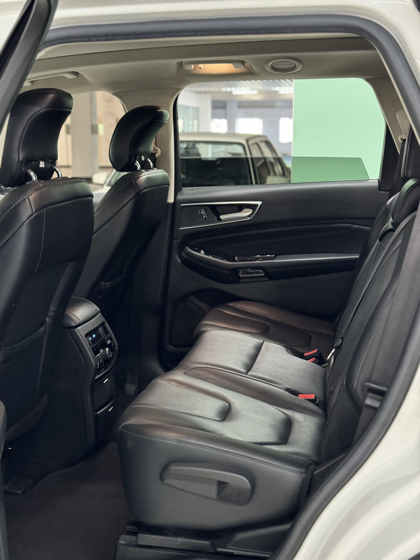 Used Ford Edge 2016 EcoBoost 245 Four-Wheel Drive Titanium 7-Seater
