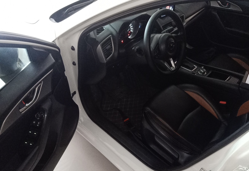 Used Mazda Mazda 3 Axela 2017 Sedan 1.5L Automatic Luxury Model Emission Standard China V
