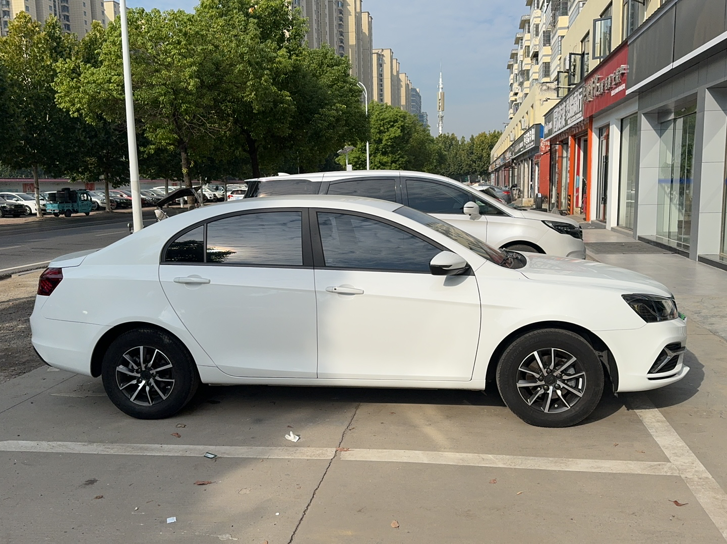 Used Geely Auto Emgrand 2019 Leading Edition 1.5L CVT Luxury Model China VI Standard
