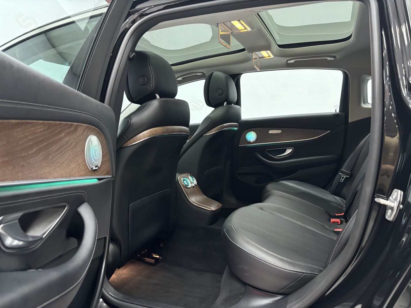 Used Mercedes-Benz E-Class 2022 E 260 L
