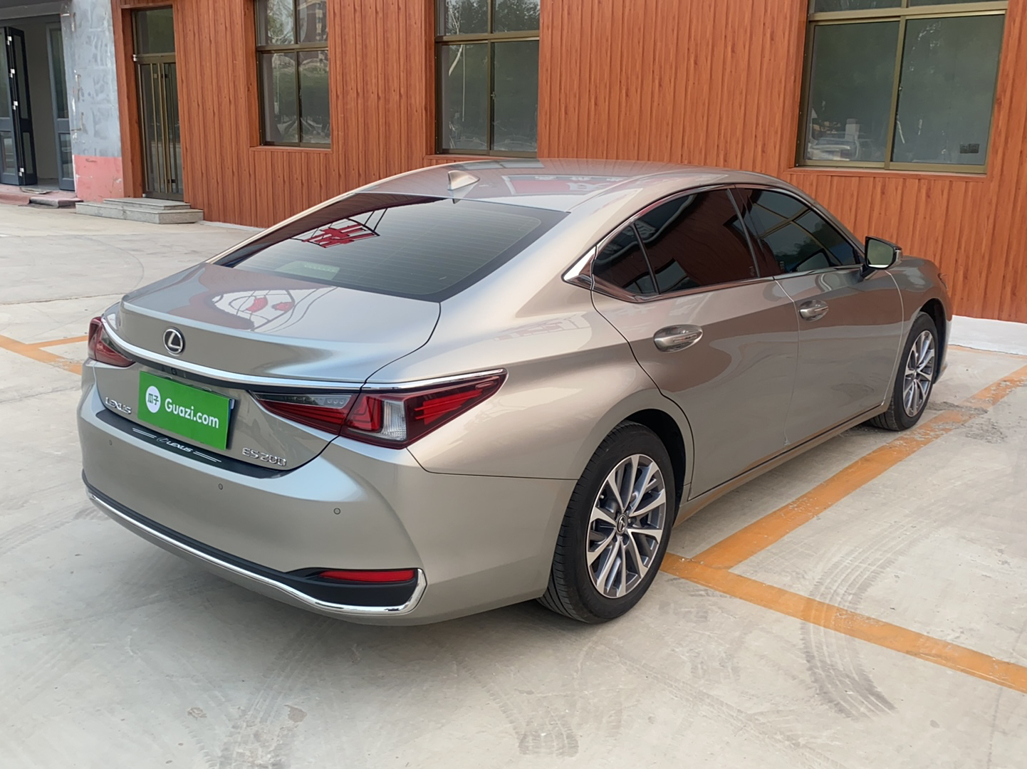 Used Lexus ES 2023 200 Excellence Edition
