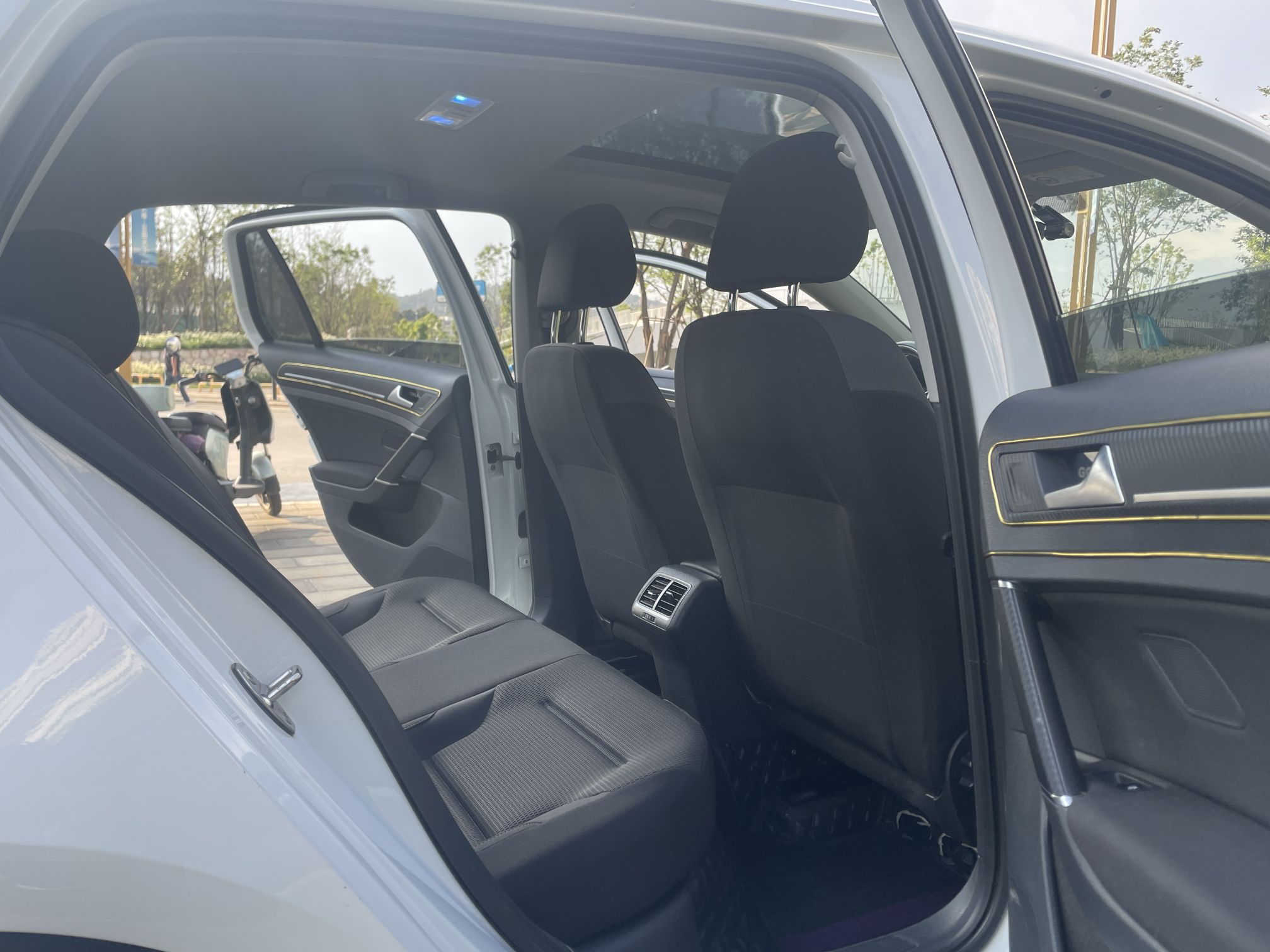 Used Volkswagen Golf 2017 230TSI Automatic Comfort Edition – Celebrating Milestone of One Million Units
