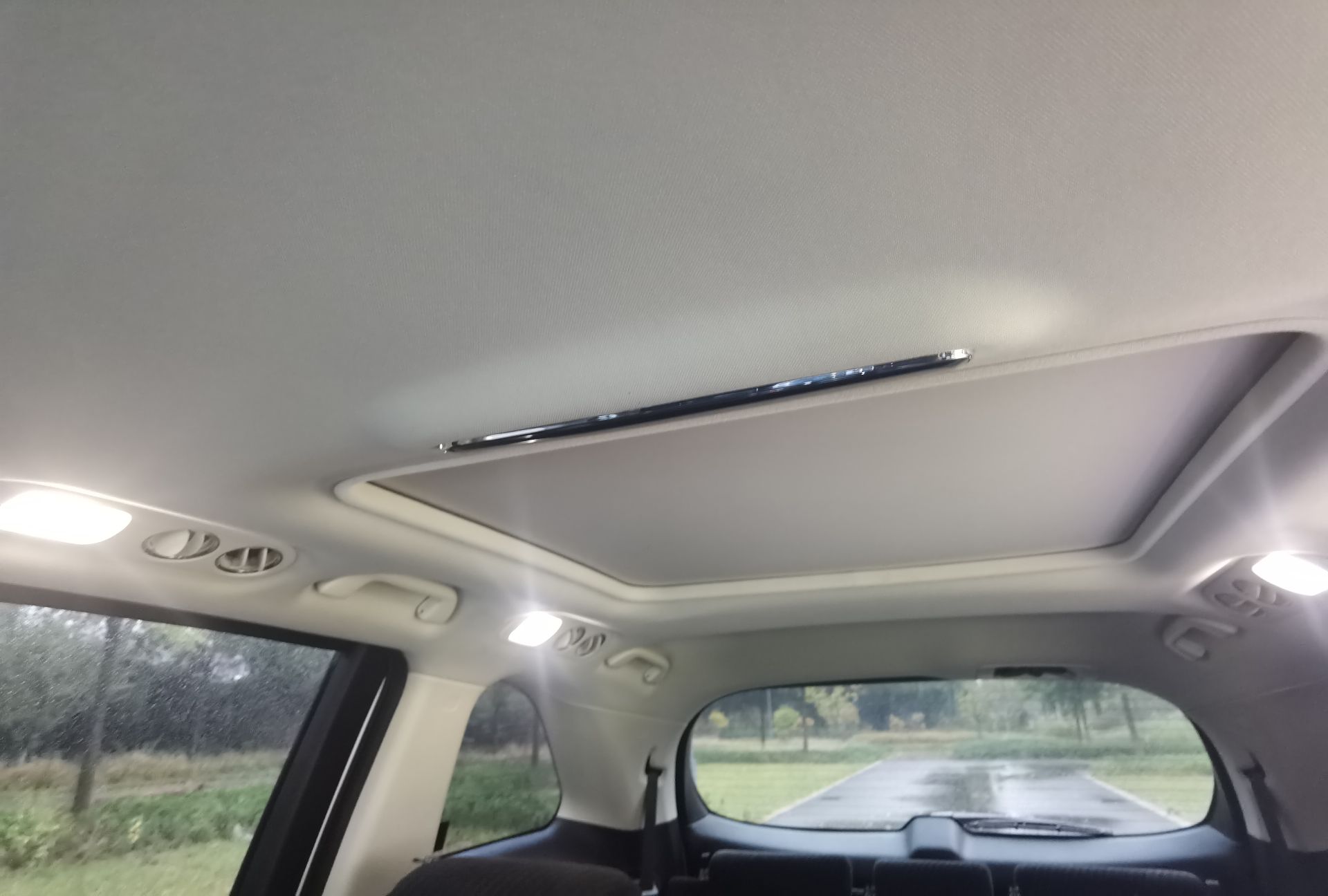 Used Honda Elysion 2016 2.4L Comfort Edition
