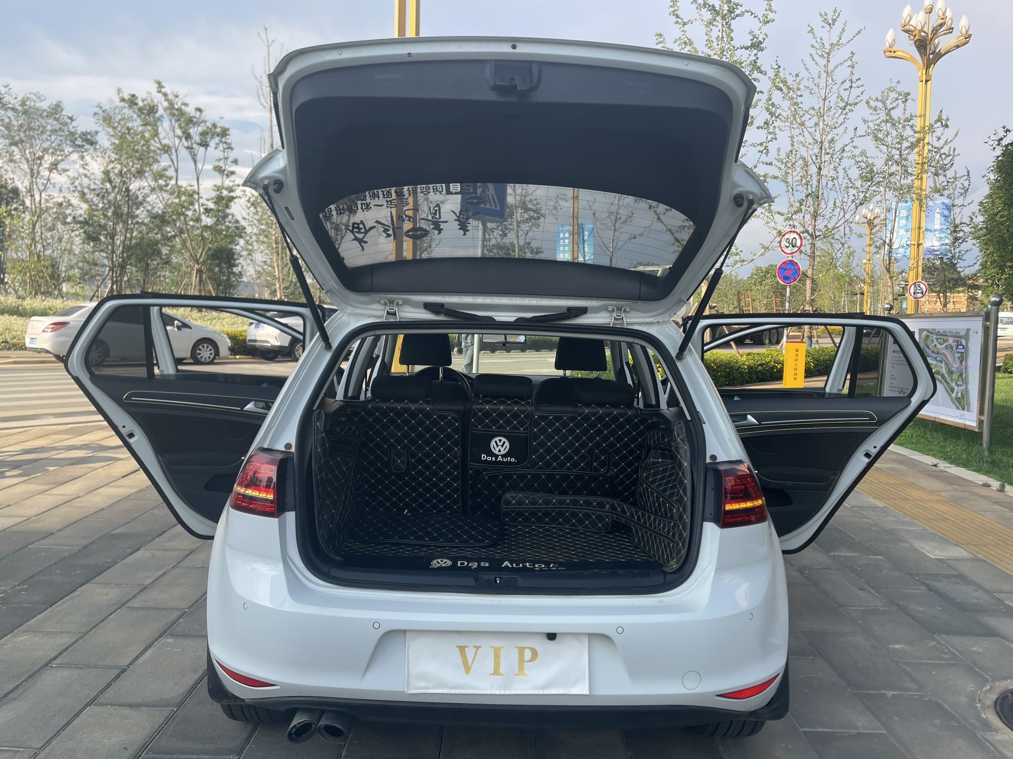 Used Volkswagen Golf 2017 230TSI Automatic Comfort Edition – Celebrating Milestone of One Million Units
