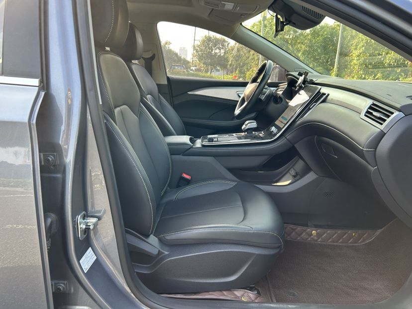 Used Roewe i6 MAX 2020 300TGI Automatic "Swell Cool Smart Drive" Edition
