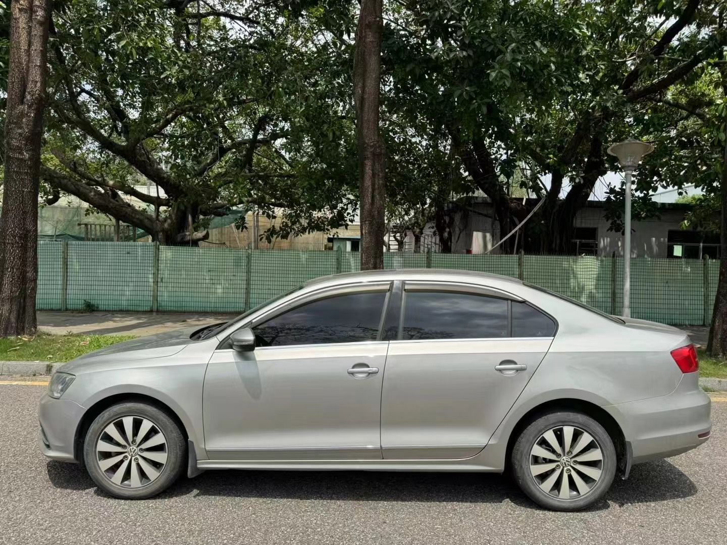 Used Volkswagen Sagitar 2017 230TSI Automatic Comfort Version
