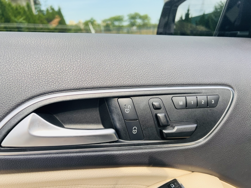 Used Mercedes-Benz GLA 2015 GLA 220 4MATIC Fashion Model