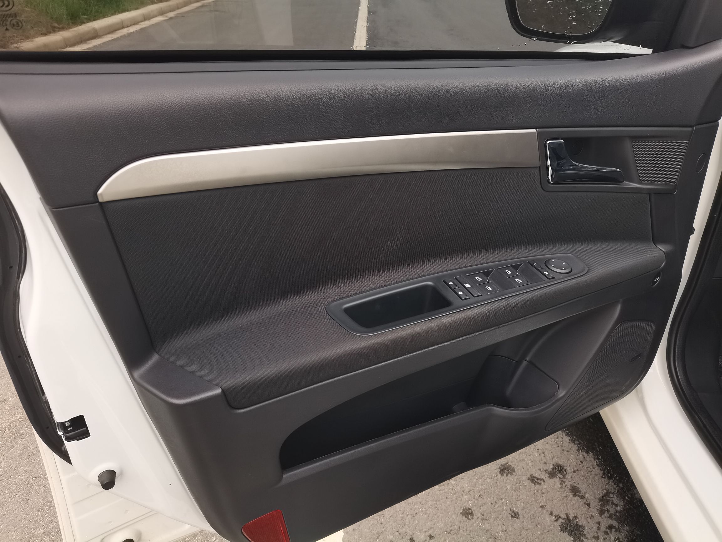 Used Roewe 350 2015 1.5L Automatic Luxury Sunroof Edition