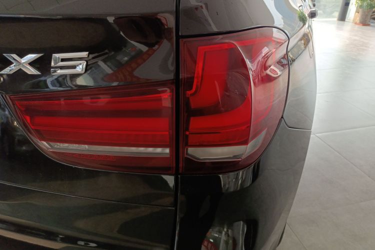 Used BMW X5 2017 xDrive28i
