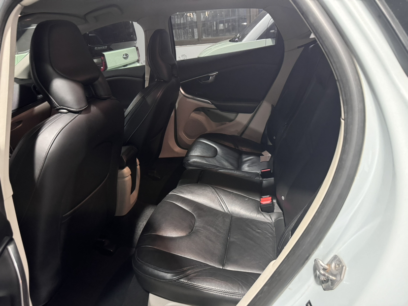 Used Volvo V40 2016 T3 Zhiyi Edition
