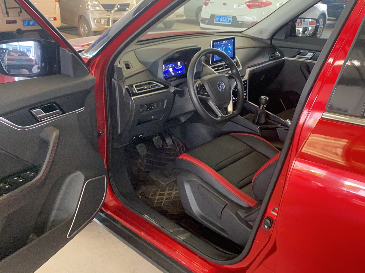 Used Venucia T60 2018 1.6L Manual ZhiShang Edition China V Standard
