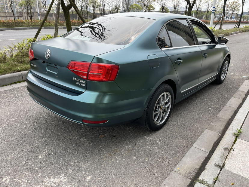 Used Volkswagen Sagitar 2015 230TSI Automatic Comfort Version
