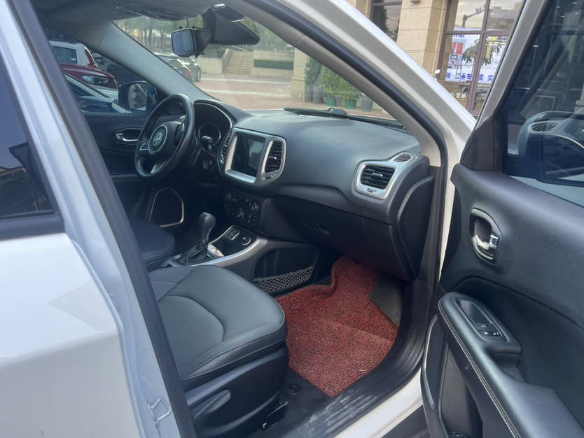 Used  Compass 2017 200T Automatic Family Edition