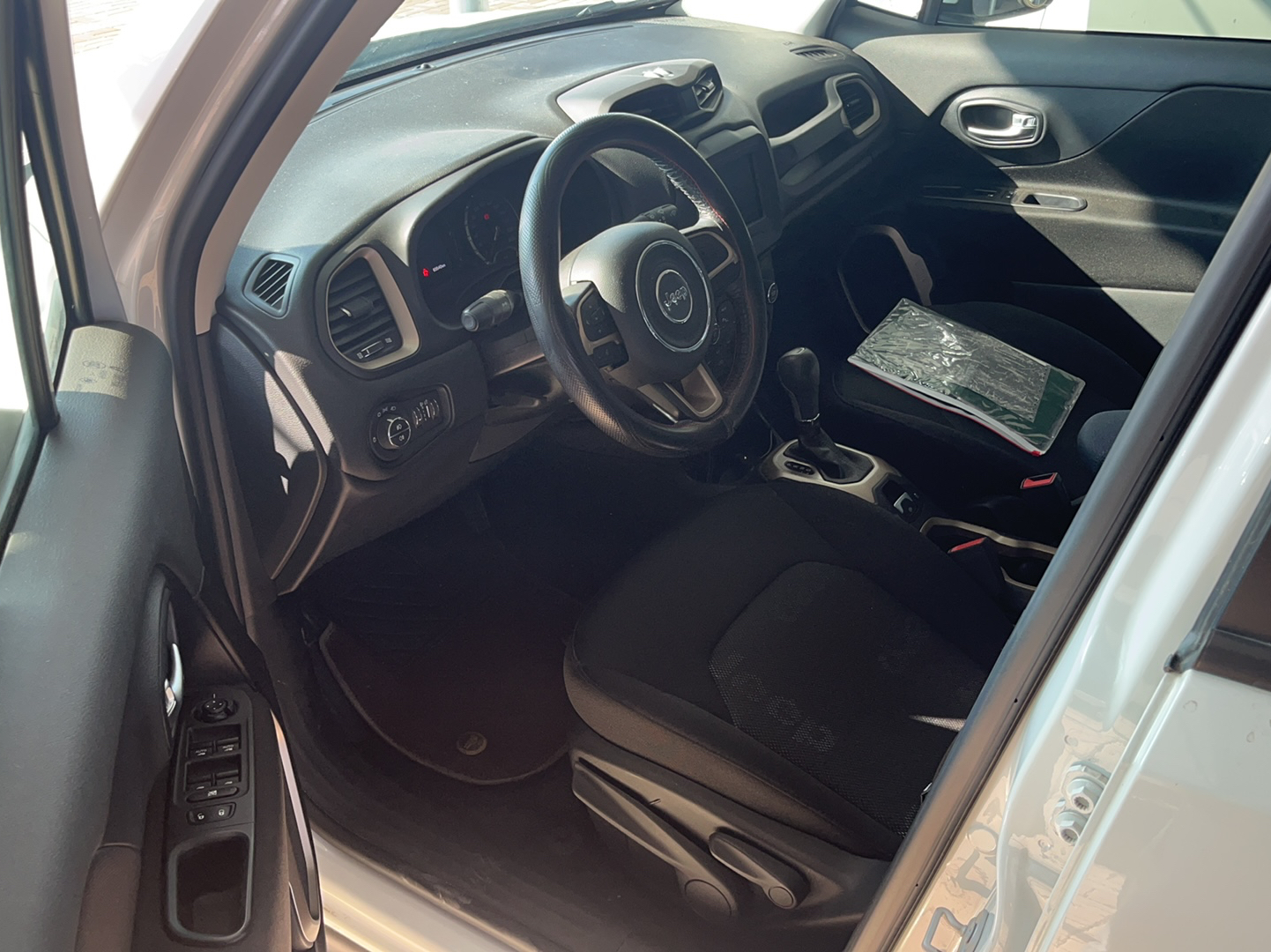 Used  Renegade 2018 Connected Large Screen Version 180T Automatic Kinetic Edition+
