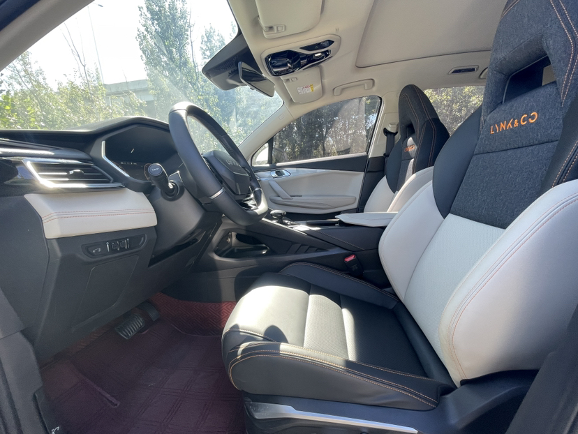 Used Lynk & Co 06 EM-P 2022 PHEV 84 km Range Pro Version
