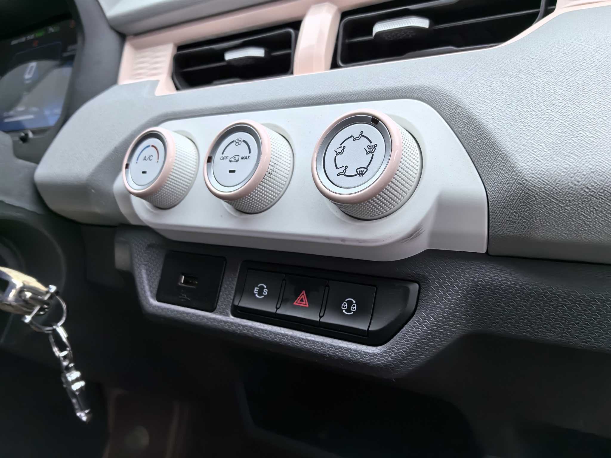 Used Chery QQ Ice Cream 2022 170km Sundae Phosphate Lithium-Ion
