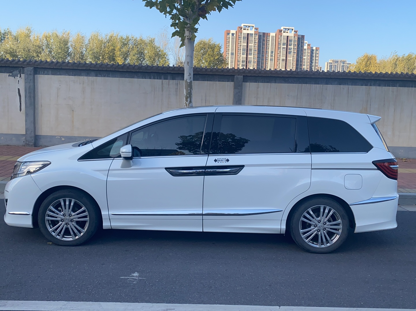 Used Honda Elysion 2016 2.4L Luxury Edition
