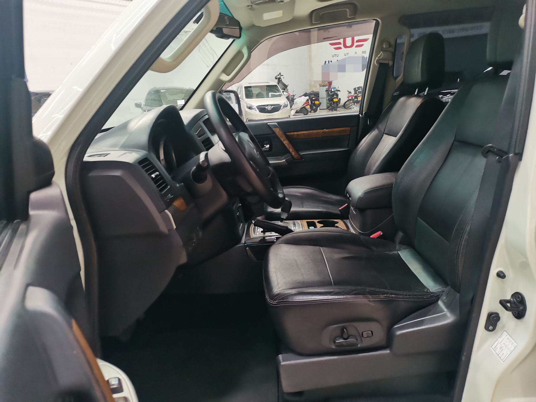 Used Mitsubishi Pajero 2018 3.0L Automatic Luxury Edition
