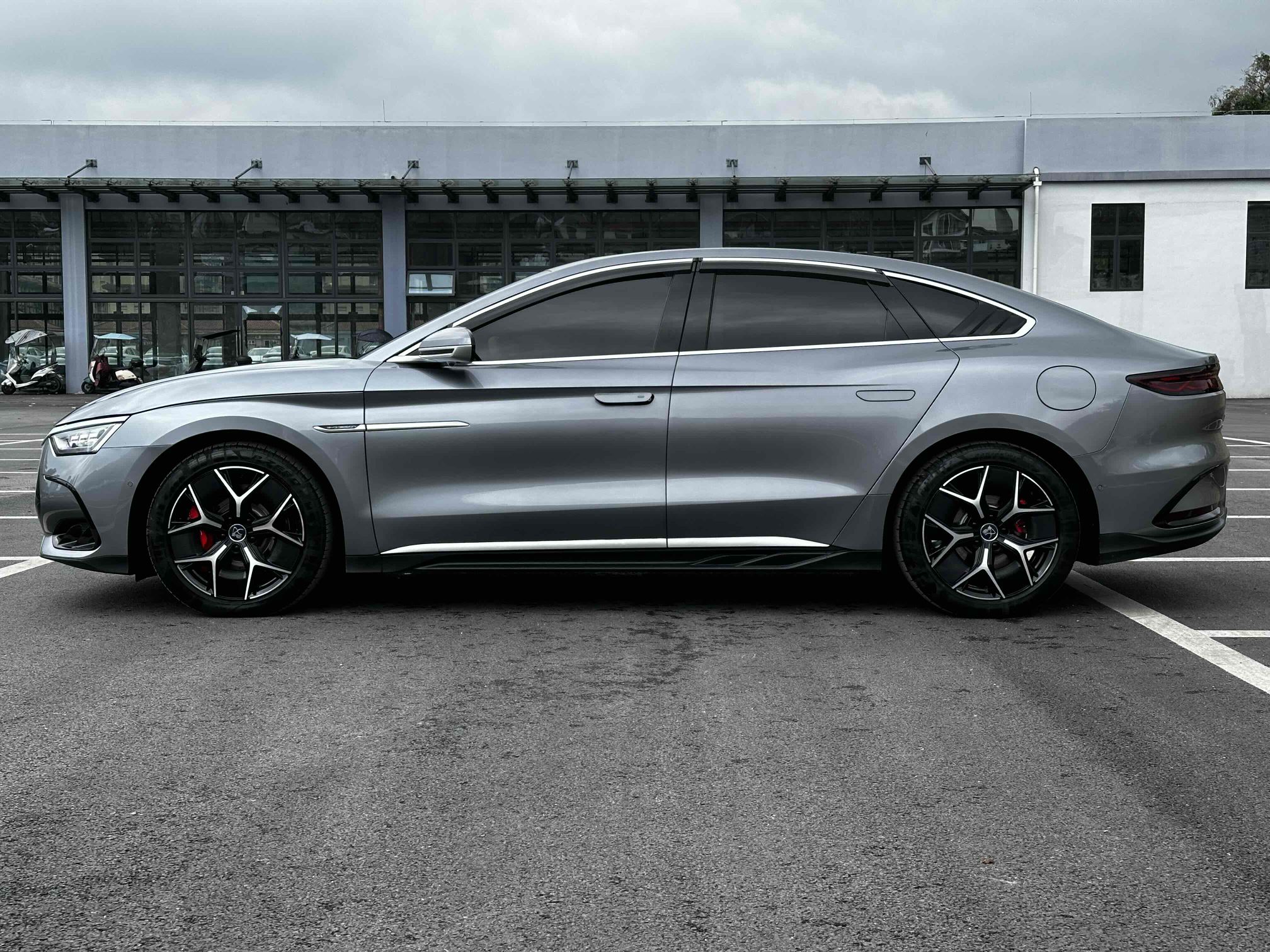 Used BYD Han 2022 DM-i 242km Flagship Model
