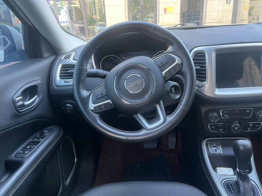 Used  Compass 2017 200T Automatic Family Edition