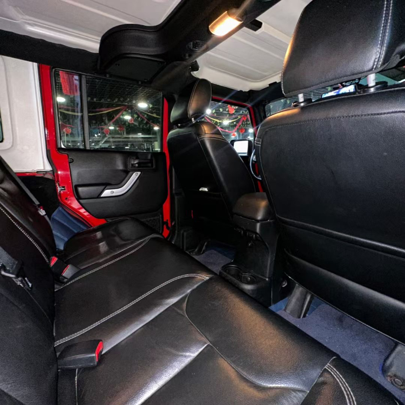 Used  Wrangler 2017 3.0L Sahara Four-Door Comfort Edition
