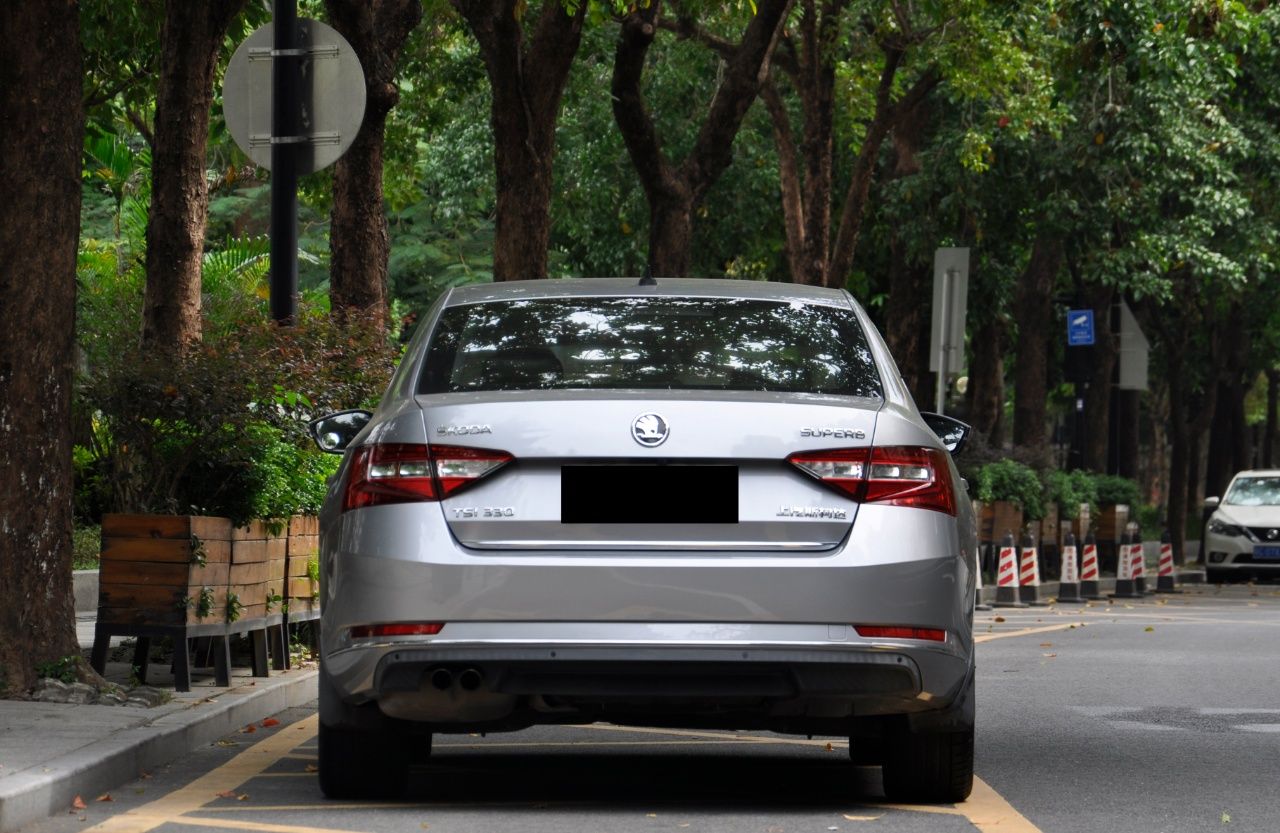 Used Skoda Superb 2016 TSI330 DSG Smart Drive Edition
