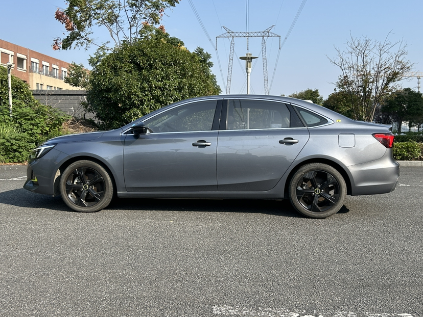 Used Roewe i6 MAX 2020 300TGI Automatic "Swell Cool Smart Drive" Edition
