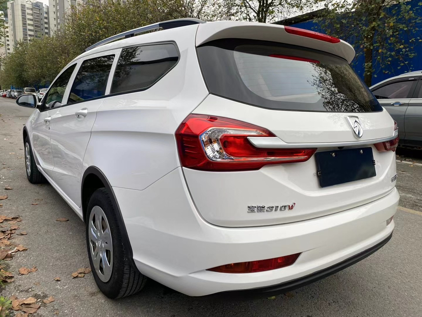 Used Baojun 310W 2017 1.5L Manual Comfort Version China VI Emission Standard