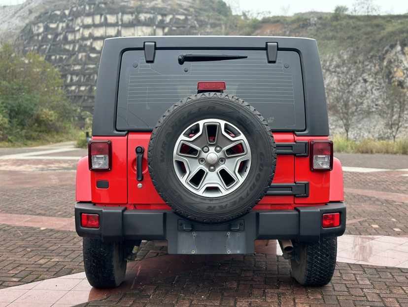 Used  Wrangler 2017 3.0L Sahara Four-Door Comfort Edition
