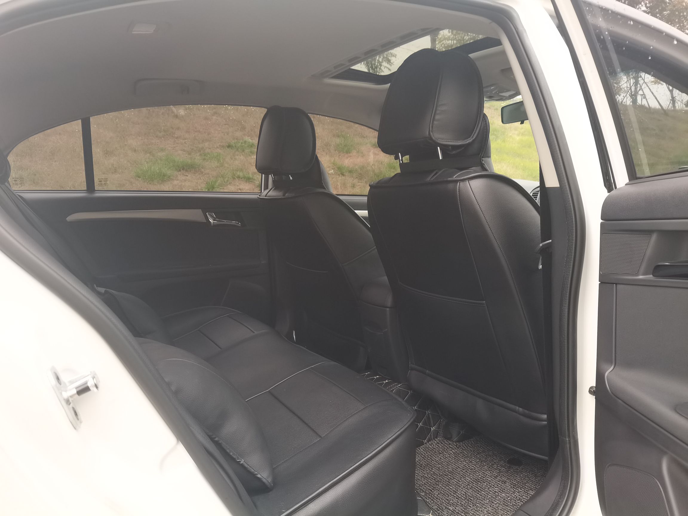 Used Roewe 350 2015 1.5L Automatic Luxury Sunroof Edition