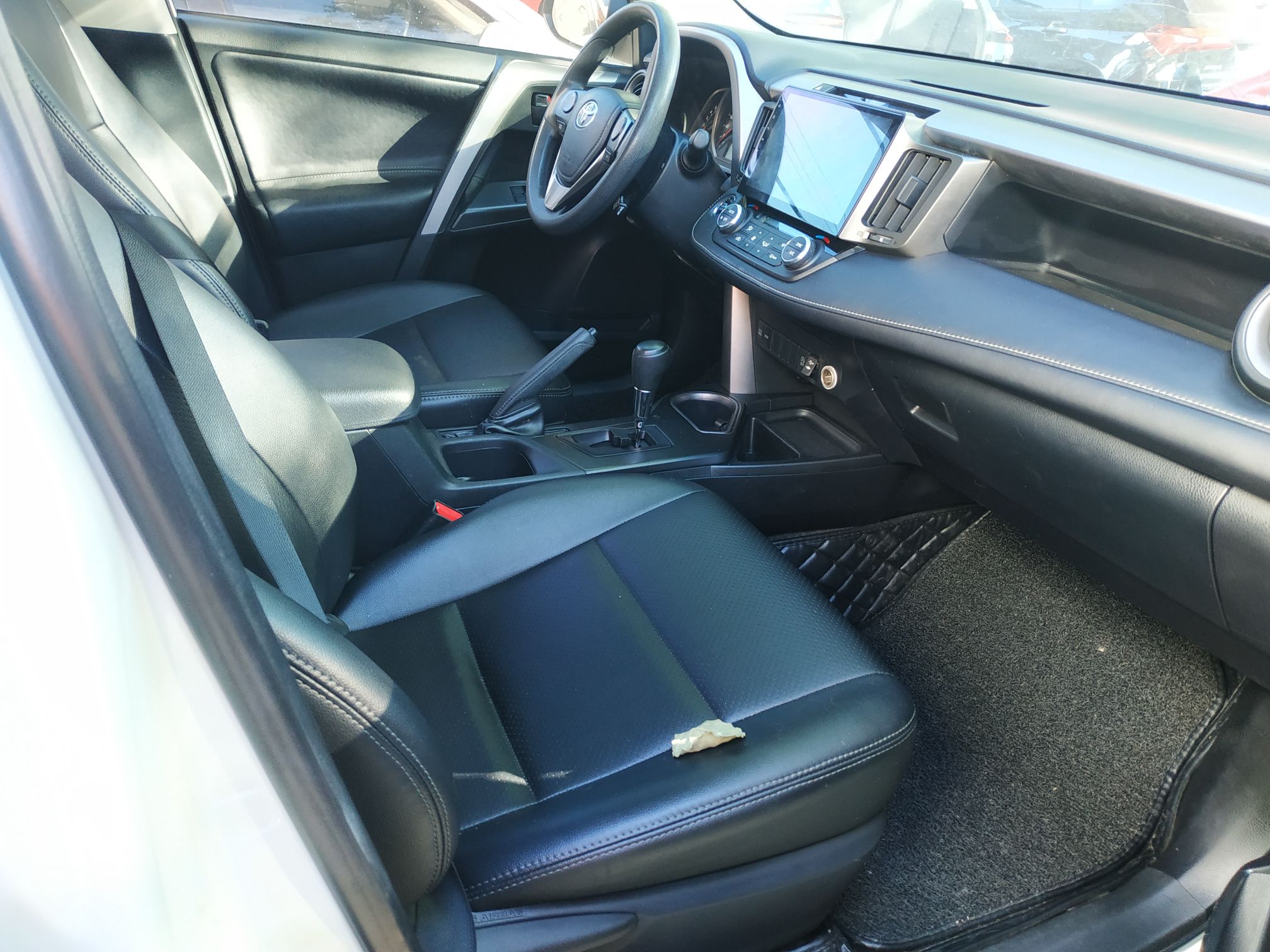 Used Toyota RAV4 2016 2.0L CVT Two-Wheel Drive Fashion Edition China V Standard
