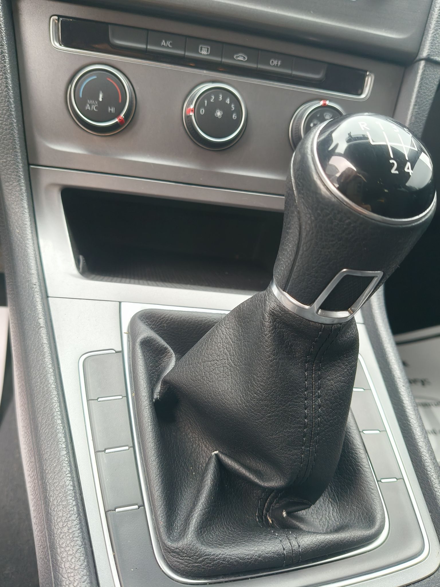 Used Volkswagen Golf 2016 1.6L Manual Fashion Edition
