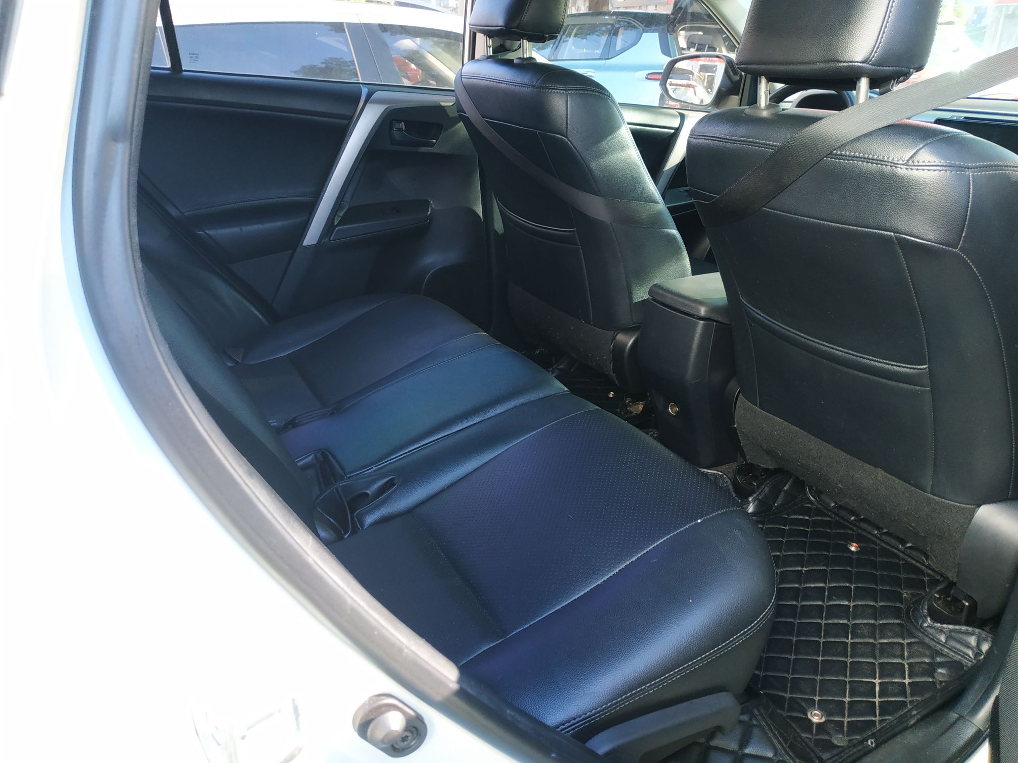 Used Toyota RAV4 2016 2.0L CVT Two-Wheel Drive Fashion Edition China V Standard
