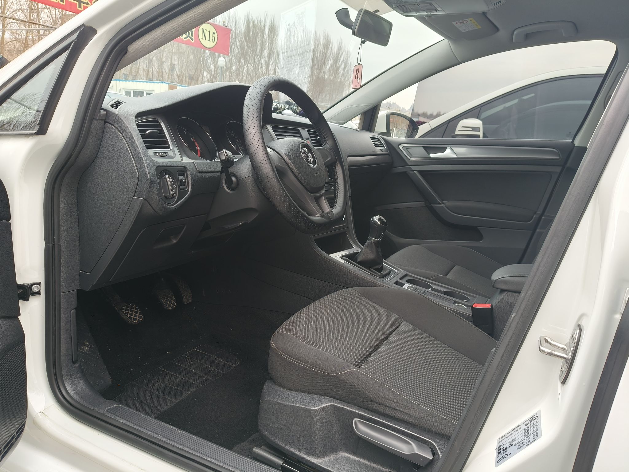 Used Volkswagen Golf 2016 1.6L Manual Fashion Edition
