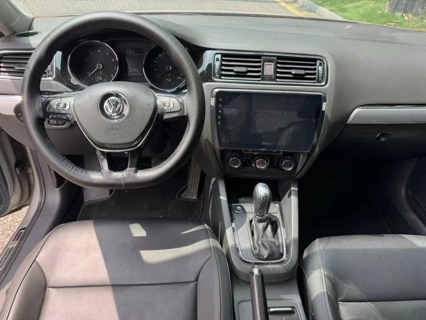 Used Volkswagen Sagitar 2017 230TSI Automatic Comfort Version
