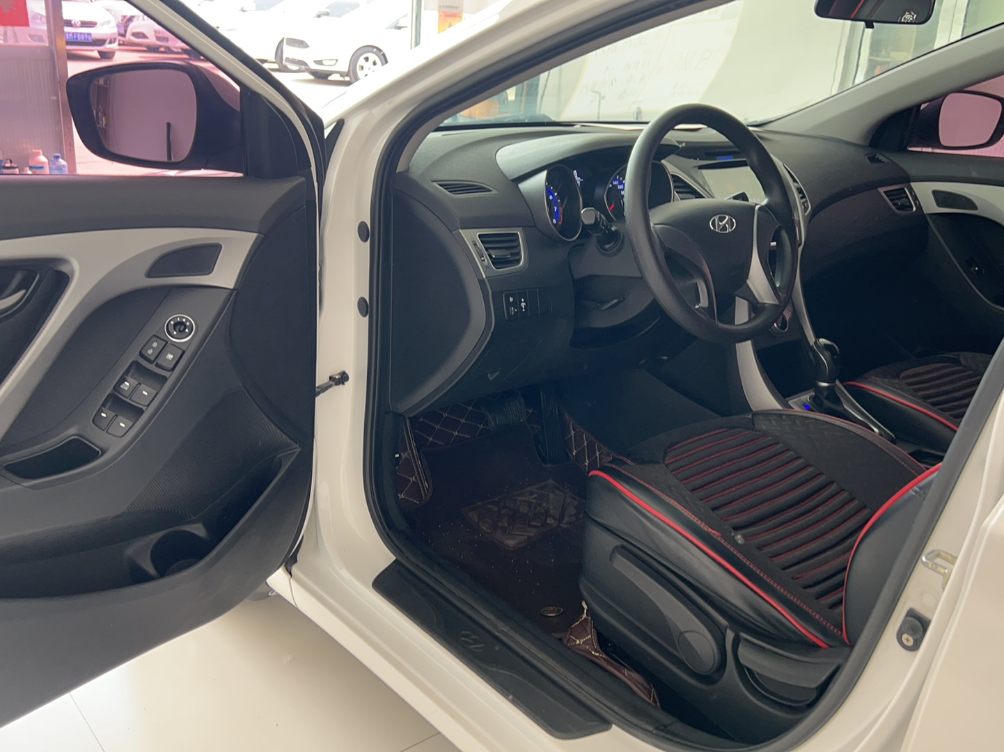 Used Hyundai Elantra 2016 1.6L Automatic Smart Version
