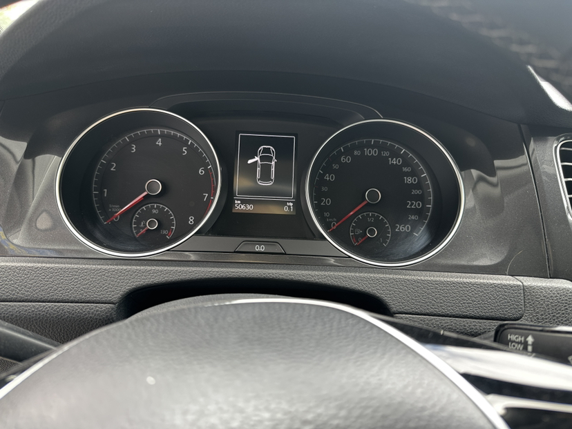 Used Volkswagen Golf 2017 1.6L Automatic Comfort Million-Vehicle Anniversary Edition
