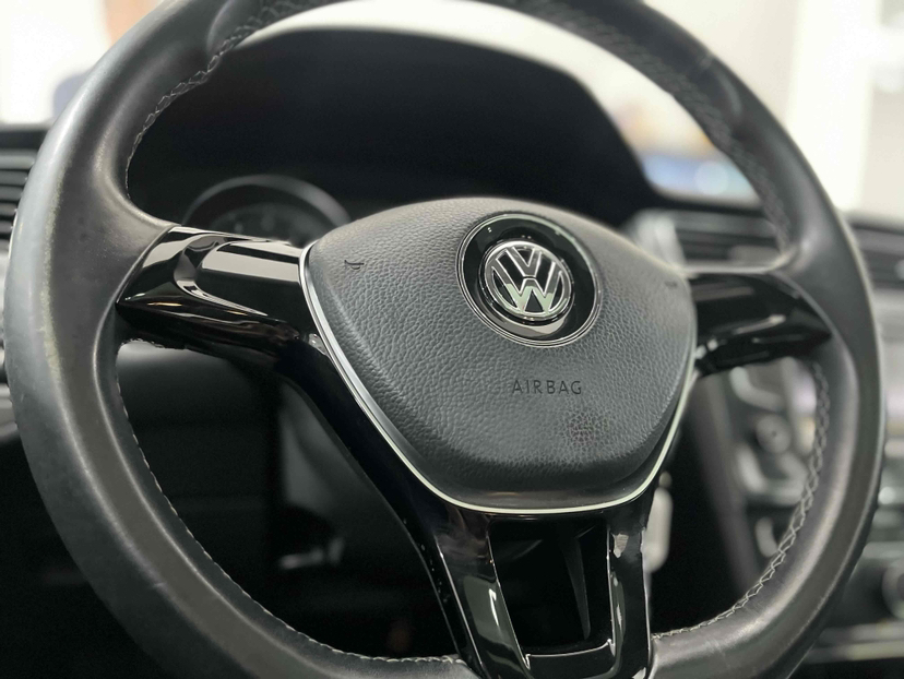 Used Volkswagen Golf 2017 1.6L Automatic Comfort Million-Vehicle Anniversary Edition
