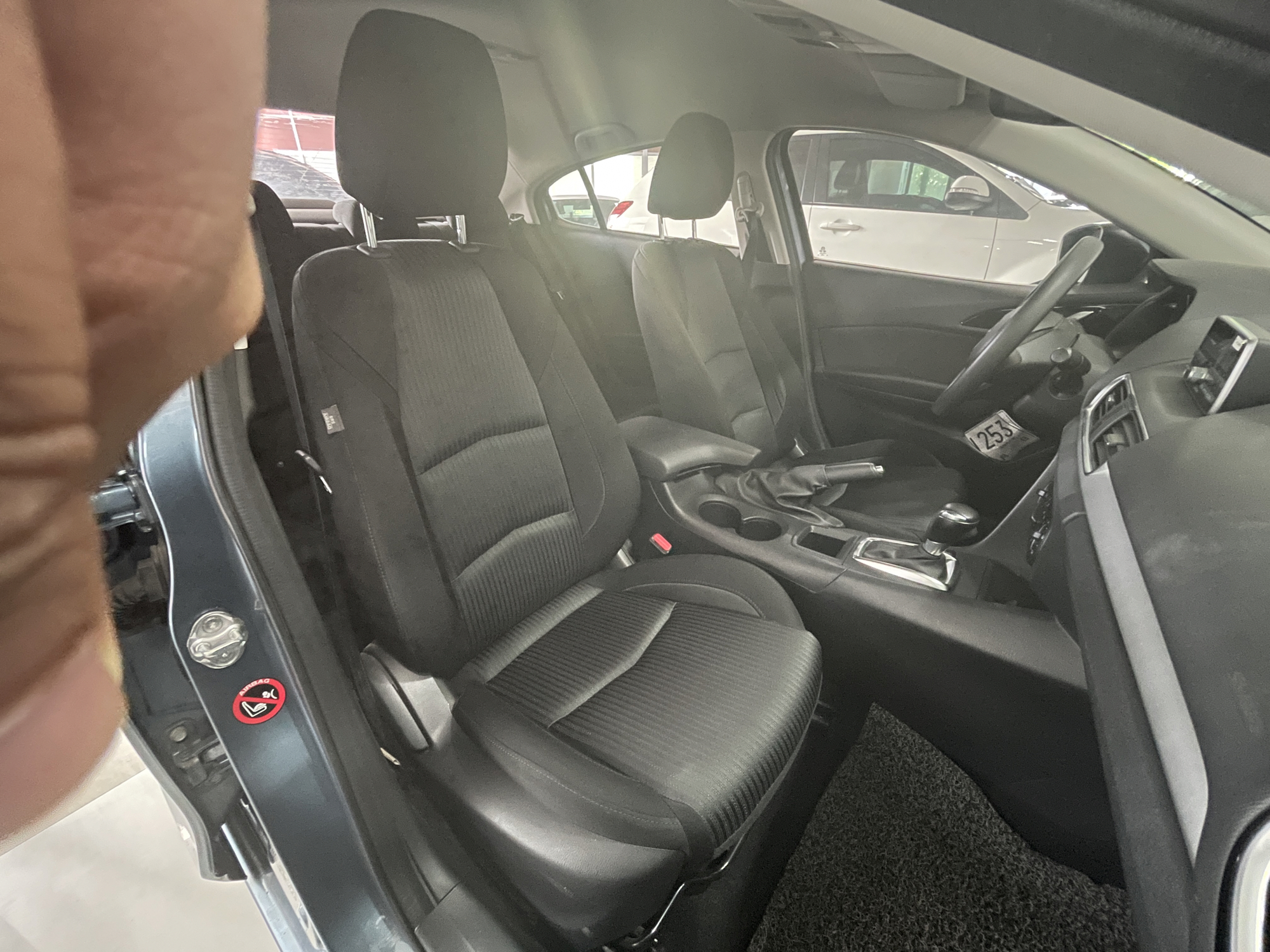 Used Mazda Mazda 3 Axela 2014 Sedan 1.5L Automatic Comfort Model
