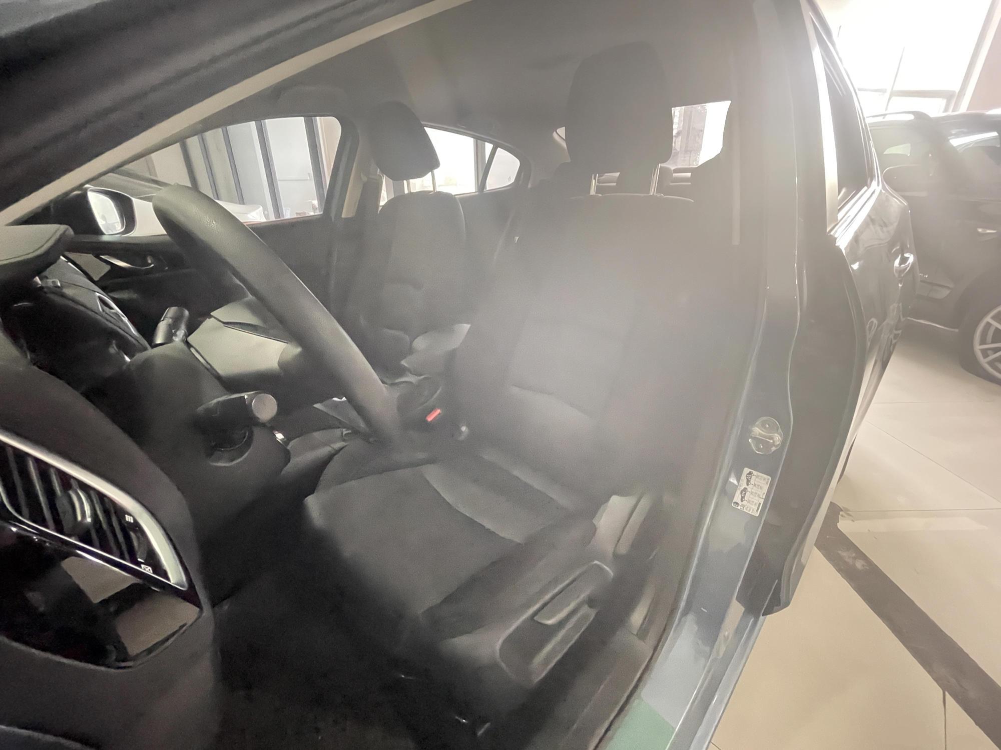 Used Mazda Mazda 3 Axela 2014 Sedan 1.5L Automatic Comfort Model
