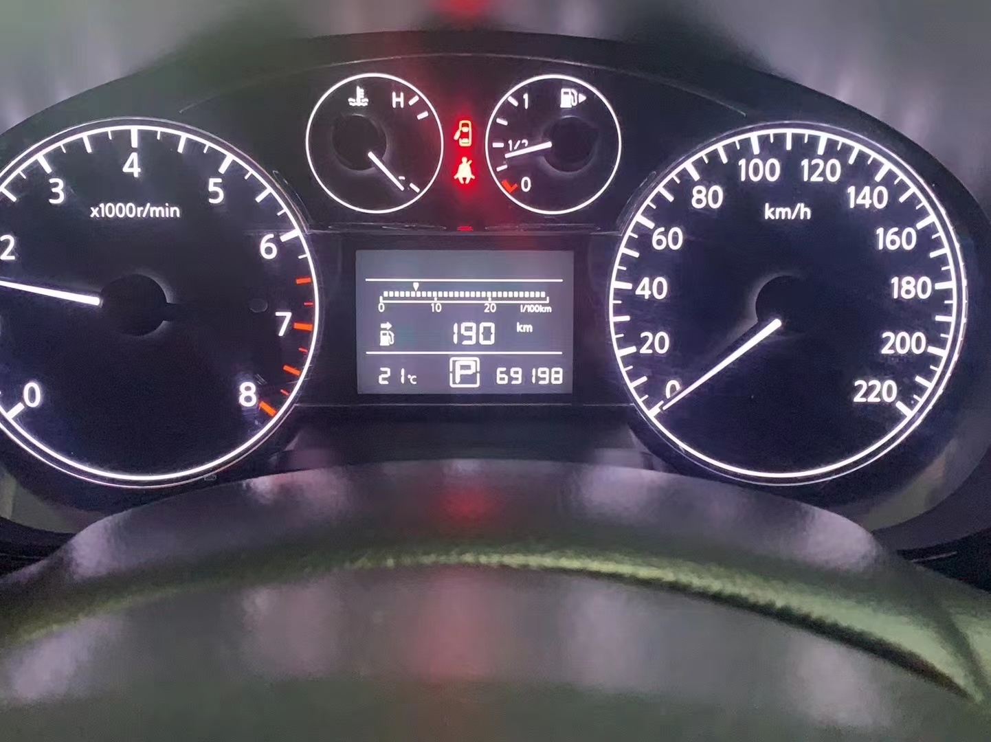 Used Nissan Tiida 2011 1.6L CVT Smart Version
