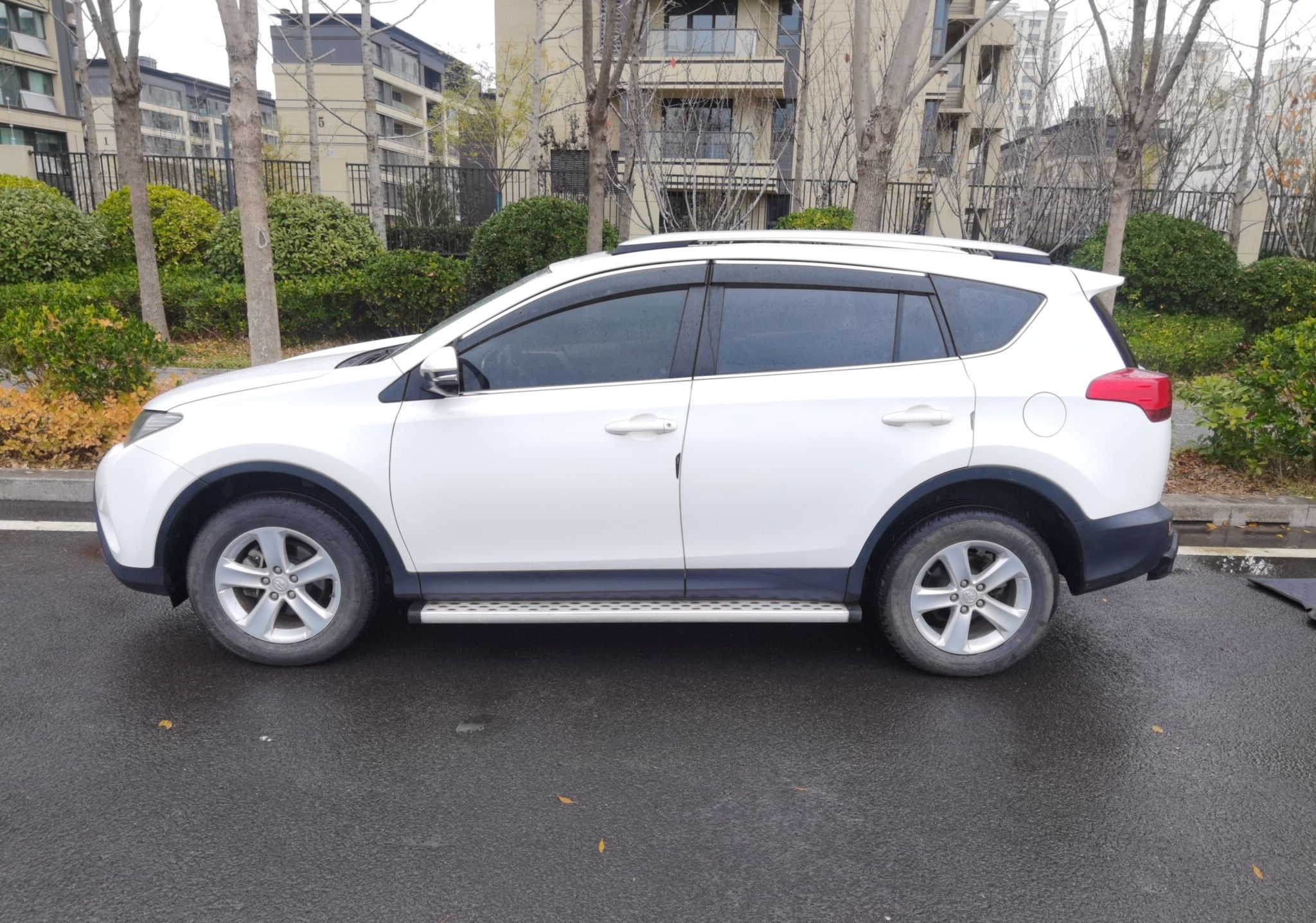 Used Toyota RAV4 2013 2.0L CVT Four-Wheel Drive Fashion Edition
