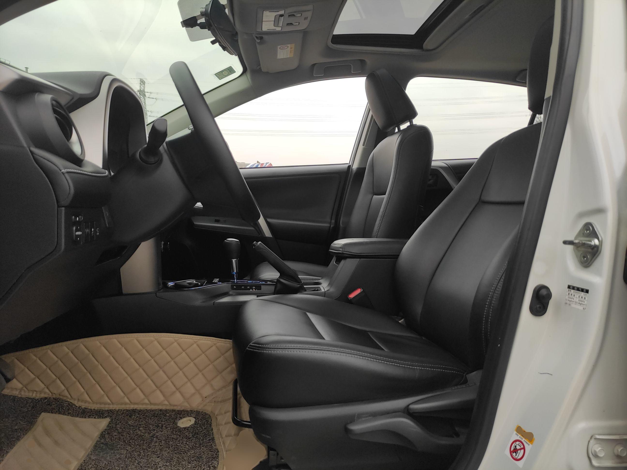 Used Toyota RAV4 2016 2.0L CVT Two-Wheel Drive Fashion Edition China V Standard
