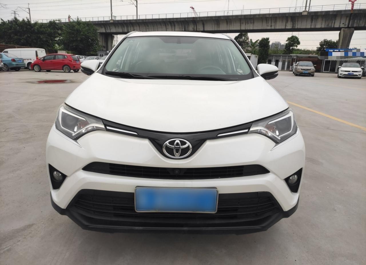 Used Toyota RAV4 2016 2.0L CVT Two-Wheel Drive Fashion Edition China V Standard
