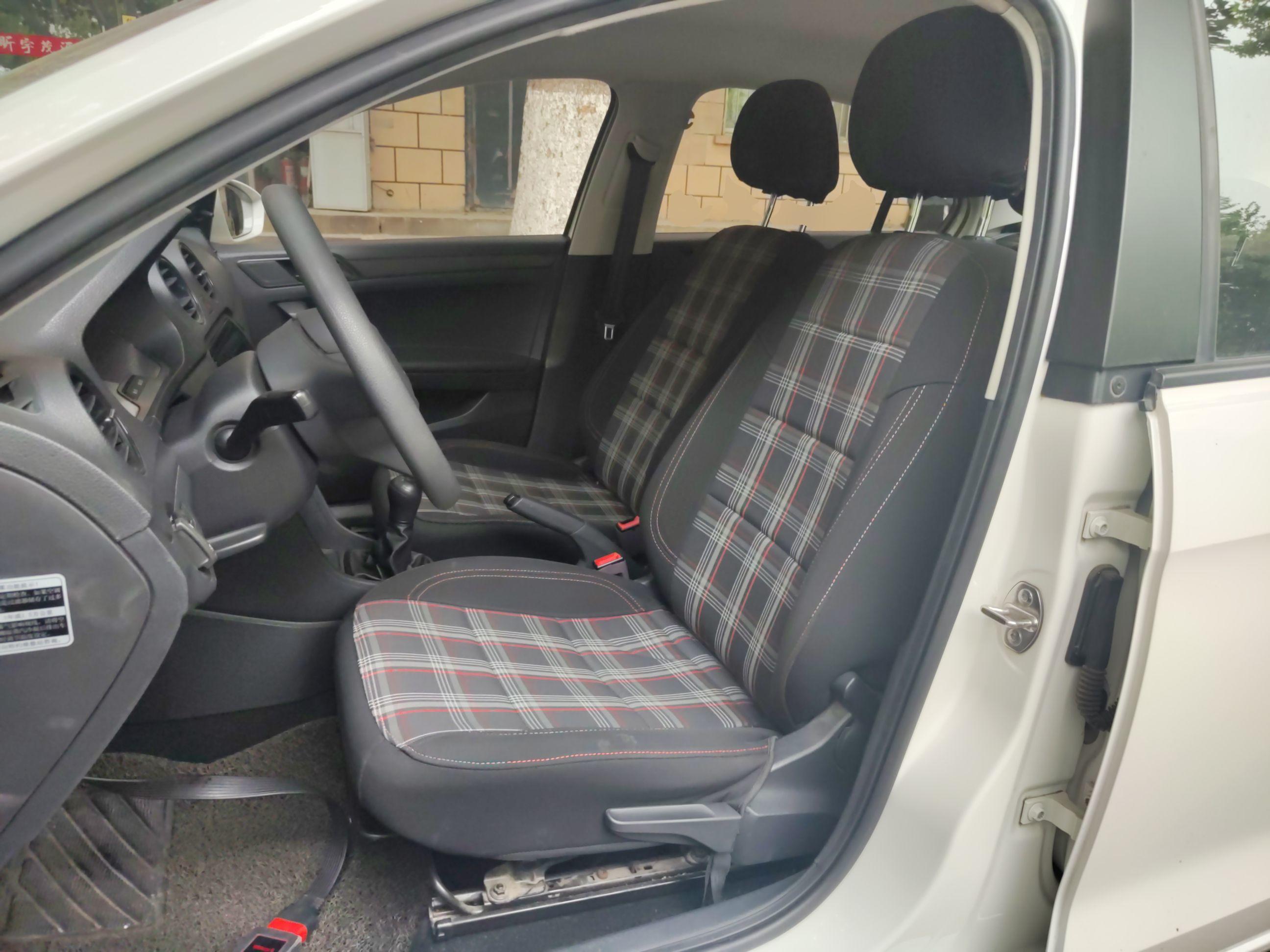 Used Volkswagen Jetta 2015 1.6L Manual Fashion Edition
