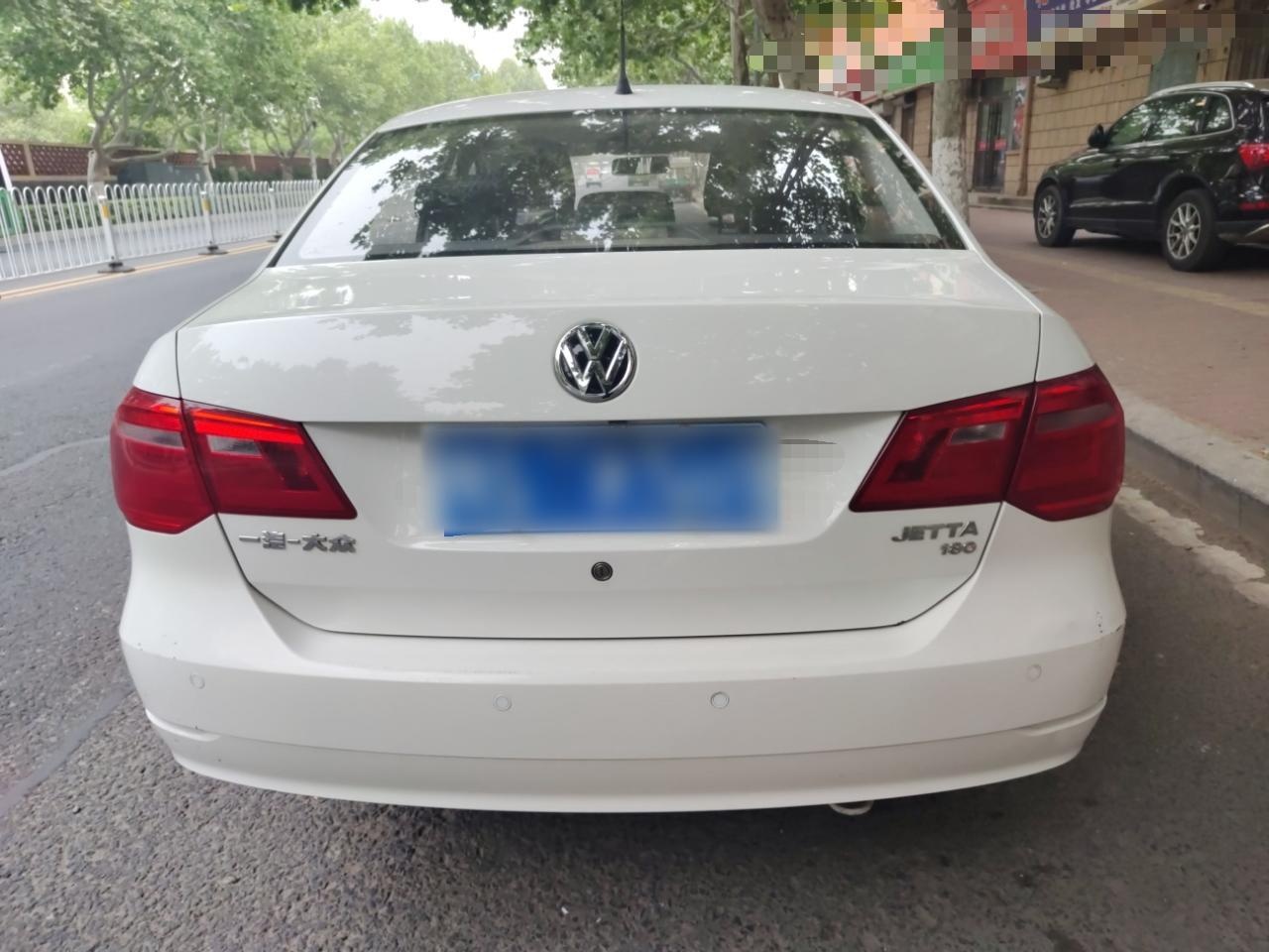 Used Volkswagen Jetta 2015 1.6L Manual Fashion Edition
