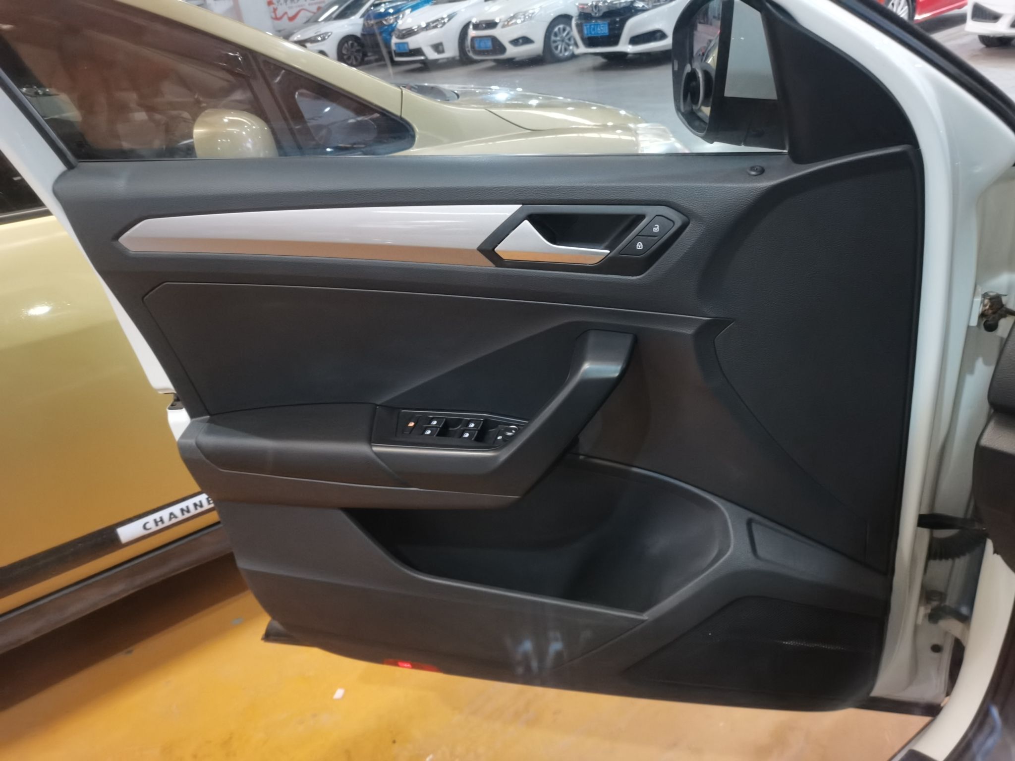 Used Volkswagen T-ROC 2019 230TSI DSG Two-Wheel-Drive Advanced Version China VI Standard
