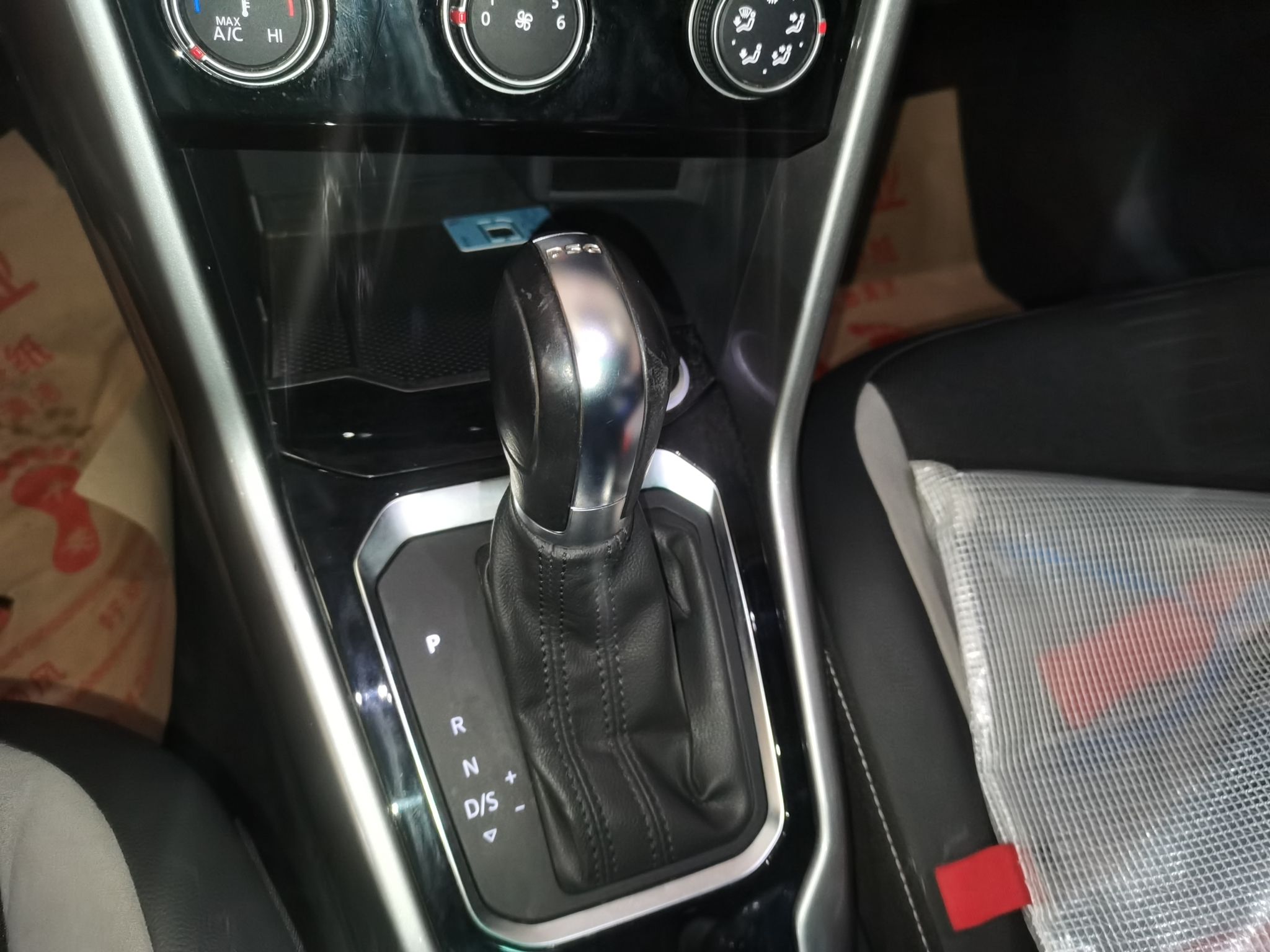 Used Volkswagen T-ROC 2019 230TSI DSG Two-Wheel-Drive Advanced Version China VI Standard
