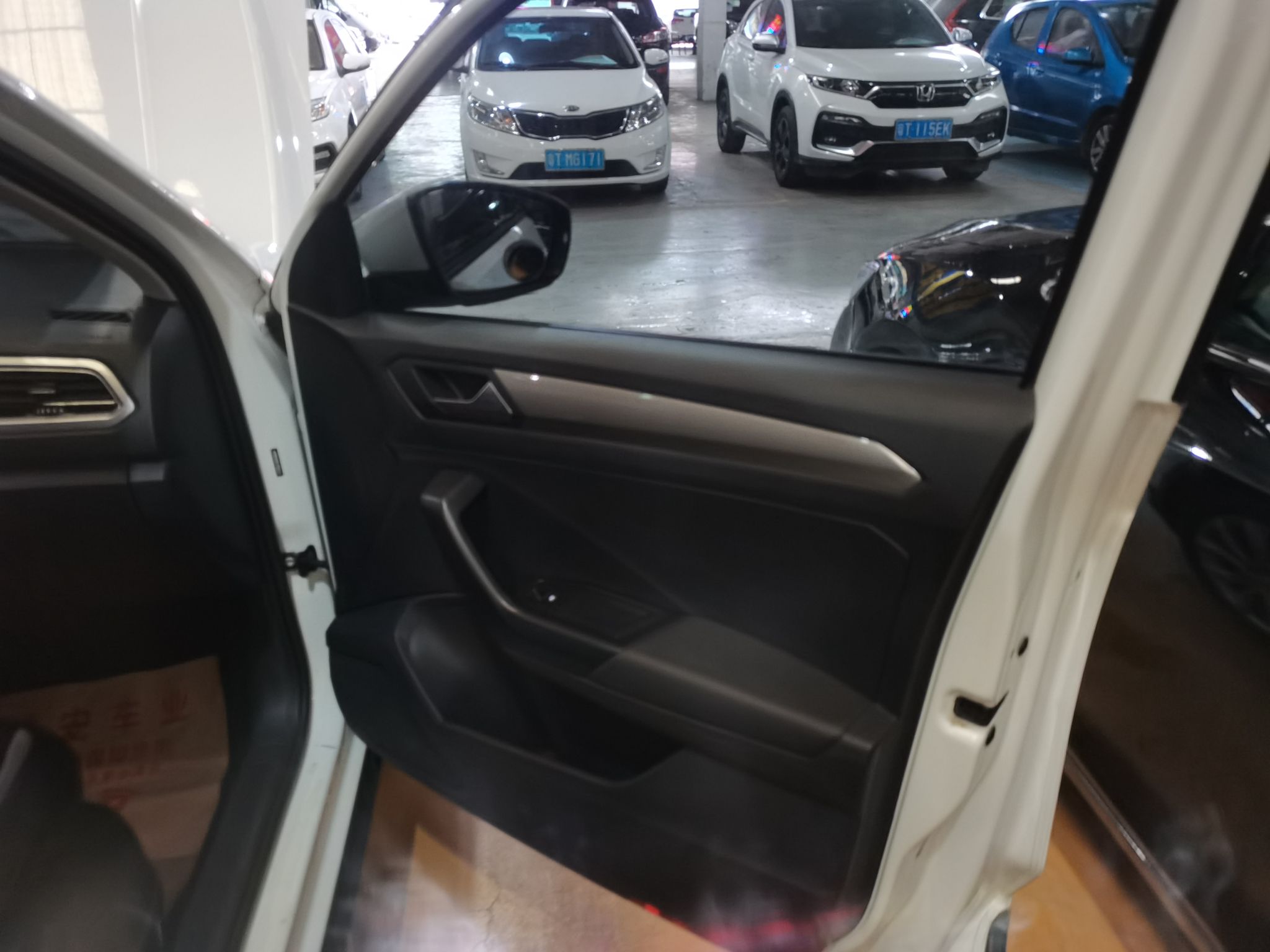 Used Volkswagen T-ROC 2019 230TSI DSG Two-Wheel-Drive Advanced Version China VI Standard
