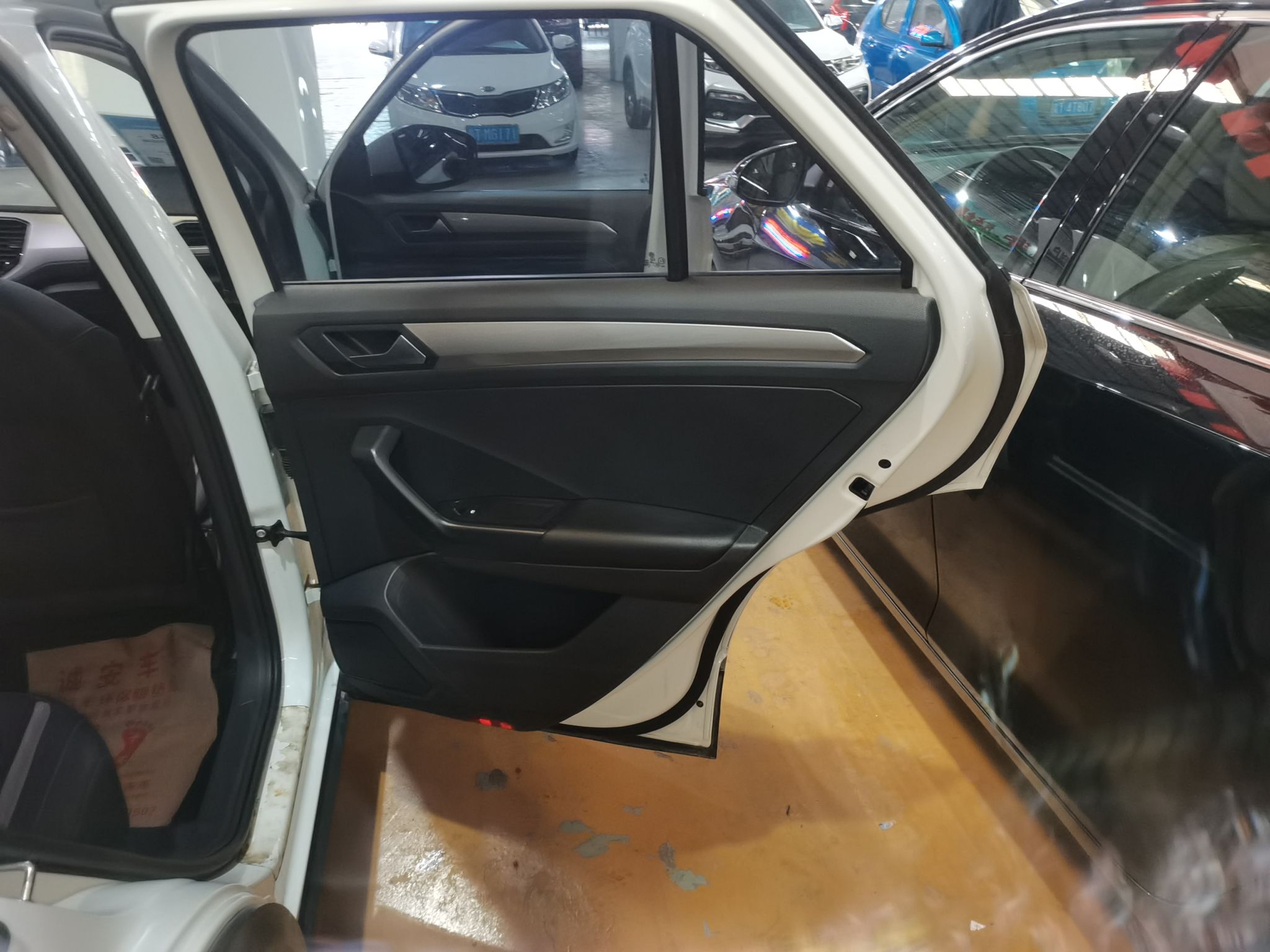 Used Volkswagen T-ROC 2019 230TSI DSG Two-Wheel-Drive Advanced Version China VI Standard
